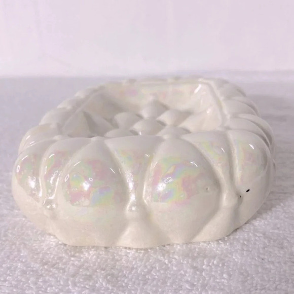 Vintage Arnels Iridescent Ceramic  Quilted Textured Soap Dish - Picture 7 of 13